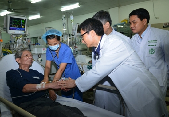 Có nên quản lý bệnh viện theo kiểu &quot;công tư lẫn lộn&quot;?