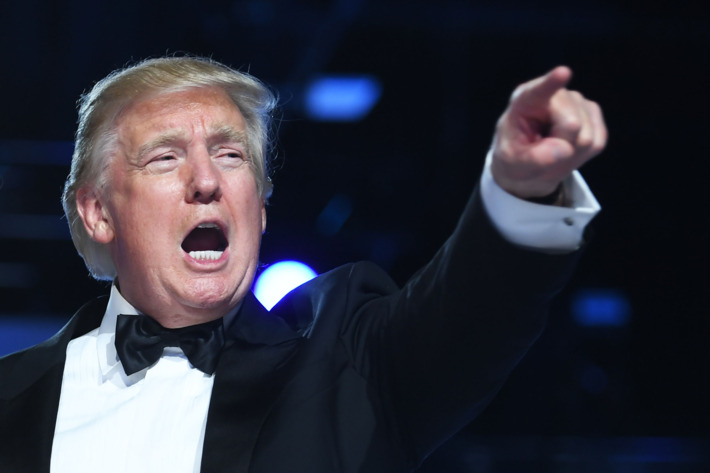 Tổng thống Trump lại gây sốc với quyết định về Hội đồng An ninh