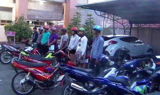 200 quái xế chặn đại lộ Bình Dương đua xe náo loạn đêm mùng 3 Tết
