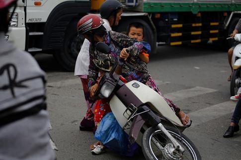 Kẹt xe hơn 7km suốt 3 giờ đồng hồ trên Quốc lộ 50 13