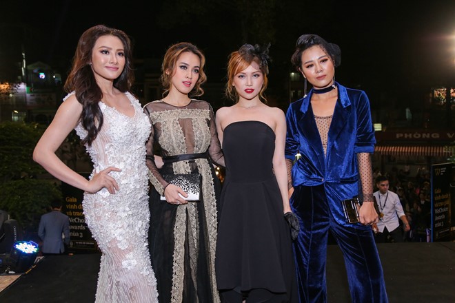 Kỳ Duyên kém tươi tắn trên thảm đỏ sự kiện hình ảnh 19 Yaya Trương Nhi, Tú Vi, Sĩ Thanh và Nam Thư (từ trái sang) cùng nhau đọ dáng trên thảm đỏ.