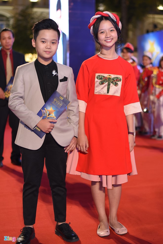 My nhan Viet va sao 'Co dau 8 tuoi' khoe sac tren tham do hinh anh 20