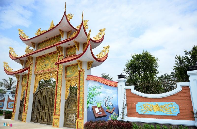 Nhà thờ Tổ của Hoài Linh được trang trí đón Tết Đinh Dậu hình ảnh 15 Nha tho To cua Hoai Linh duoc trang tri don Tet Dinh Dau hinh anh 15