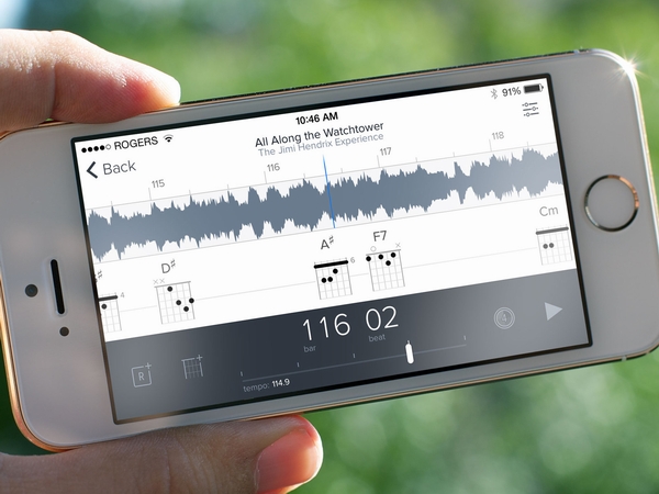 Capo touch sẽ giúp bạn học để chơi các bài hát trong bộ sưu tập của bạn, các tính năng dễ sử dụng của ứng dụng sẽ giúp bạn học chơi nhiều bản nhạc hơn nhưng lại tốn ít thời gian hơn. Ứng dụng sẽ quét bản nhạc và chiết xuất các hợp âm để bạn có thể bắt đầu nhận ra những hợp âm đó bằng tai và cũng giúp bạn không bị bỏ lỡ điều gì. Capo cũng có thể làm nhanh hoặc chậm một bản nhạc. Ứng dụng có giá 9,99USD.