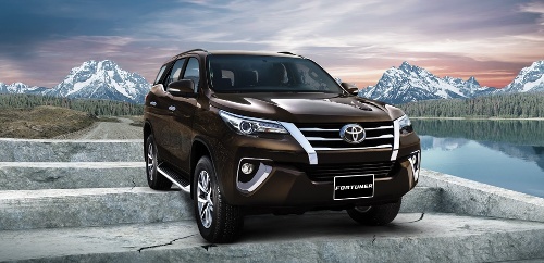 Toyota ra mắt Fortuner 2017 với giá từ 981 triệu