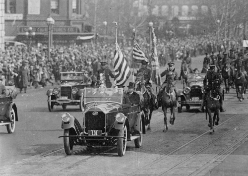 Đám đông nhảy múa tại lễ nhậm chức Tổng thống Herbert Hoover tại khách sạn Mayflower ở Washington, tháng 3/1929.