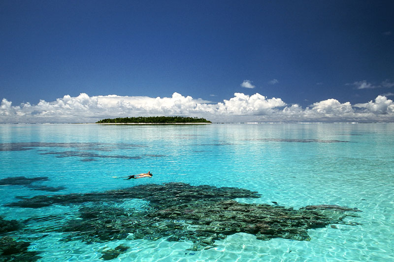 4. Aitutaki. Bao gồm một số đảo núi lửa và san hô xung quanh một đầm phá tam giác thuộc quần đảo Cook (New Zealand). Diện tích đất của đảo san hô là 18,05 km2.