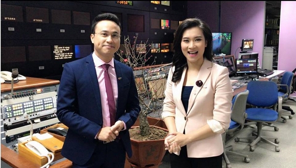20170203082325-anh6-ngoisao.vn-w960-h547 1 Cùng với Thu Hà, Khánh Trang là một trong những BTV 8x đang giữ sóng bản tin Thời sự