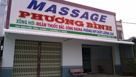 Cảnh sát ập vòa bắt tại trận ổ massage &quot;tươi mát&quot;