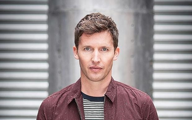 19. Đứng vị trí số 19 là bài hát You're Beautiful của ca sỹ James Blunt. Trong khi không có sản phẩm âm nhạc nào gây chú ý trong nhiều năm, Blunt giờ đây nổi tiếng hơn với vai trò một blogger Twitter.