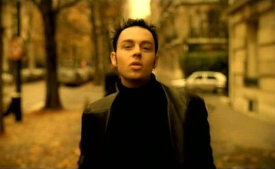 13. Năm 1997, nhóm nhạc Savage Garden đã khiến các bạn trẻ