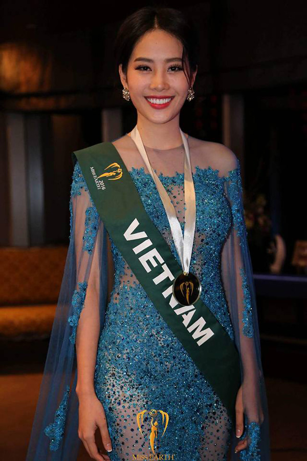 Cô mang về vinh quang cho nước nhà khi lọt vào tới top 8 Ứng xử tại Hoa hậu Trái đất 2016. 