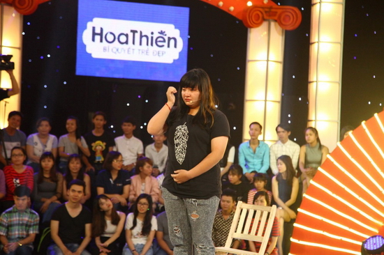 Hát bản hit Anh Cứ Đi Đi phiên bản opera, thí sinh chọc cười được Trấn Thành  Thí sinh Diễm Trinh, 21 tuổi với ngoại hình mũm mĩm, hiện là sinh viên chuyên ngành Luật của Đại học Cần Thơ. Cô nàng chia sẻ ước mơ được trở thành một diễn viên hài. Khi Trấn Thành dò hỏi lý do đam mê nghệ thuật nhưng tại sao lại chọn ngành học không liên quan thì thí sinh nghẹn ngào chia sẻ đó là mong muốn của ba.