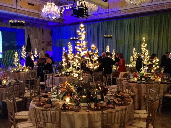 Donald Trump đã mua lại Mar-a-Lago với giá hời - chưa tới 10 triệu USD. Sau đó ông cải tạo lại công trình và cuối cùng biến nó thành một điểm đến hấp dẫn như ngày hôm nay.
