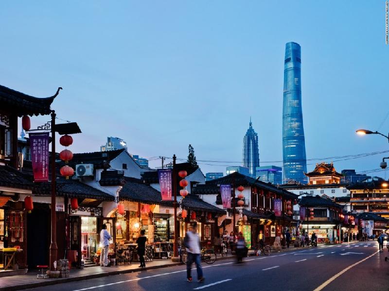 Xu hướng nhà chọc trời lượn sóng giữa các đô thị 'trên mây' hình ảnh 8 Tòa nhà được hoàn thành vào cuối năm 2015 với cấu trúc xoắn để chống chọi với gió bão. Tháp Thượng Hải nằm ở khu thương mại sầm uất Lục Gia Chủy ở Phố Đông và từng đoạt giải thưởng