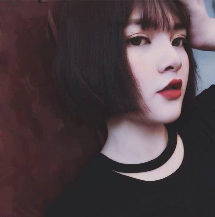 Em gái hoa hậu: 'Tôi thấy mình xấu xí mỗi khi đứng cạnh chị' hình ảnh 7 Trần Huyền cho hay cô từng giảm 30 kg trong 5 tháng chỉ vì thầm thích một chàng trai. Nhưng khi giảm cân xong, cậu ấy đã có bạn gái. Trong quá trình đó, 9X gặp nhiều khó khăn, do cơ thể cô rất dễ hấp thụ, tăng cân nhanh.