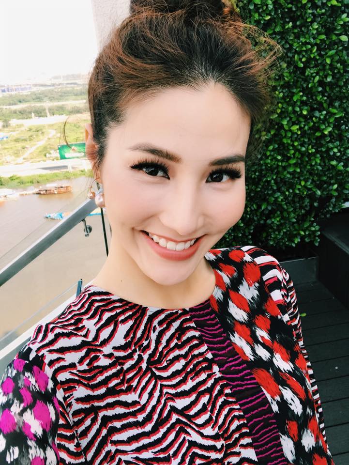 Diễm My xinh tươi chào đón ngày cuối tuần và gửi lời quan tâm tới fans: