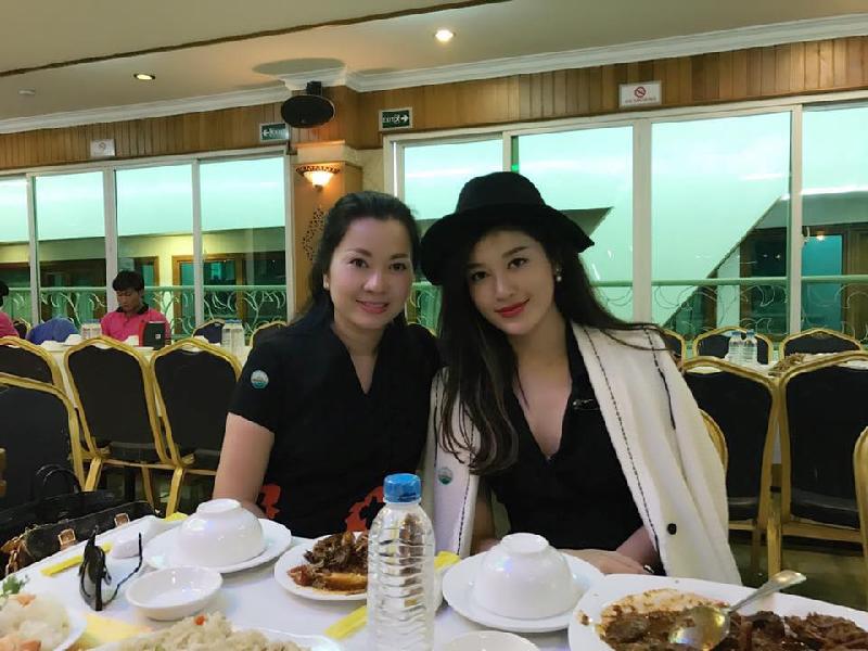 Mẹ con Á hậu Huyền My thưởng thức ẩm thực tại Myanma