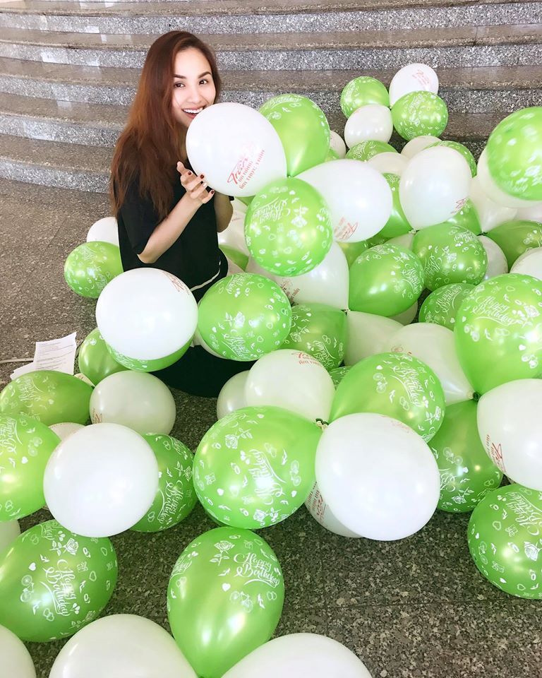 Diễm Hương nhắn nhủ ước muốn của mình: Rất là đói bụng. Hãy dẫn tôi đi ăn gì đi.