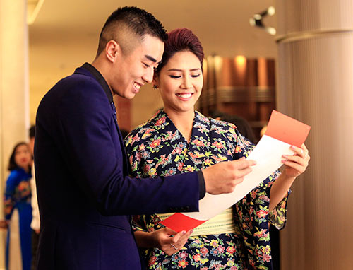Mới đây, Nguyễn Thị Loan xuất hiện nổi bật trong một sự kiện được Nhật Bản tổ chức tại TP HCM. Ngoài những người bạn đều là hoa hậu, người ta tiếp tục chứng kiến Nguyễn Thị Loan kề vai cùng hotboy Nguyễn Tuấn Tú