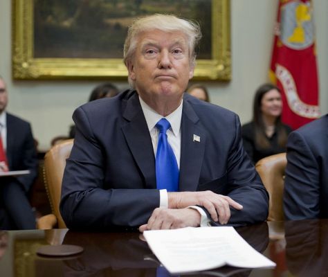 Sốc tin Donald Trump nhăm nhe động binh