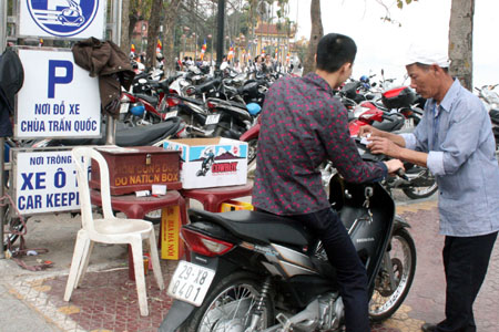 Bí thư Hà Nội Hoàng Trung Hải: Phải tuyên chiến với đội &quot;chặt chém&quot;!