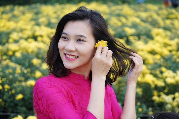 Nhan sắc của biên tập viên 8x vừa gia nhập bản tin Thời sự 19h