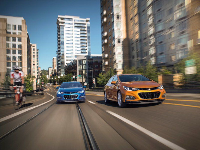 2017 Chevrolet Cruze: 20.000 USD