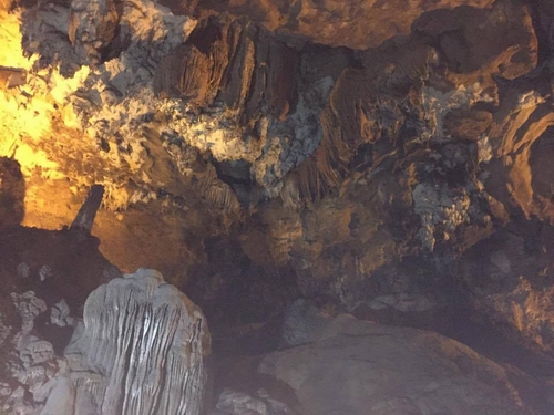 Chiêm ngưỡng vẻ đẹp tuyệt vời của động Ngườm Ngao