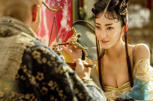 Phim rạp Việt gây xôn xao vì chiếu cảnh hở hang cho trẻ em