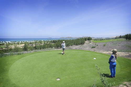 Golfer ở tất cả cấp độ sẽ thích thú chơi ở sân golf này vì triết lý thiết kế mang tính giải trí của nó mang lại.