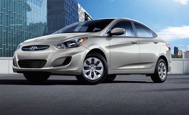 Mẫu sedan Hyundai Accent SE giá 15.580 USD.