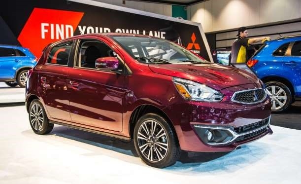 Mitsubishi Mirage ES có giá bán 13.830 USD.