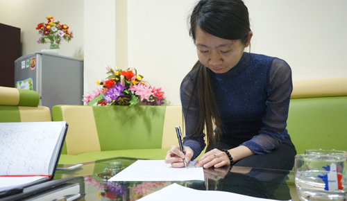 Nữ giáo viên đánh bầm tím bé 2 tuổi 'do quấy khóc'