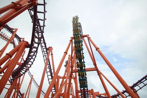 Đến Asia Park và khám phá thế giới vui chơi bất tận với nhiều trò chơi cảm giác mạnh và trò chơi gia đình vui nhộn lần đầu tiên có mặt tại Việt Nam.