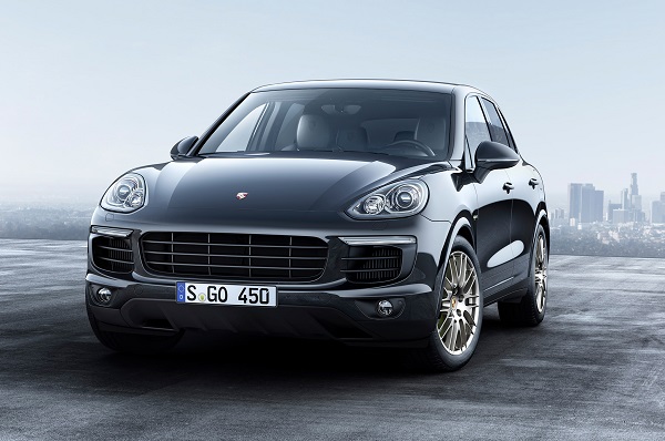 Porsche Cayenne S Platinum có giá gần 5,8 tỷ đồng