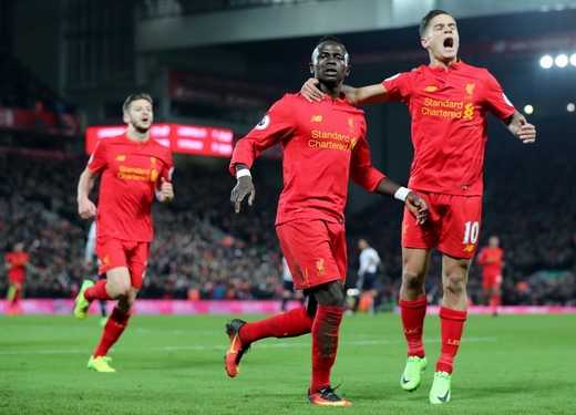 Đội hình xuất sắc vòng 25 Premier League: Chelsea &quot;mất tích&quot;!