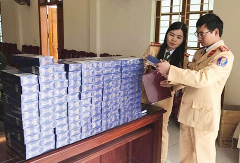 Bắt giữ hàng nghìn bao thuốc lá 555 lậu