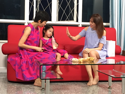 Xuân Lan truyền kinh nghiệm cho Hari Won cách vượt qua 'bão' thị phi