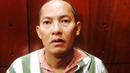 Bắt tạm giam nhà báo 'dỏm' đâm người gây thương tích