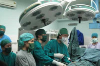Vợ cắt 'của quý' chồng ném xuống kênh rồi đi báo tin
