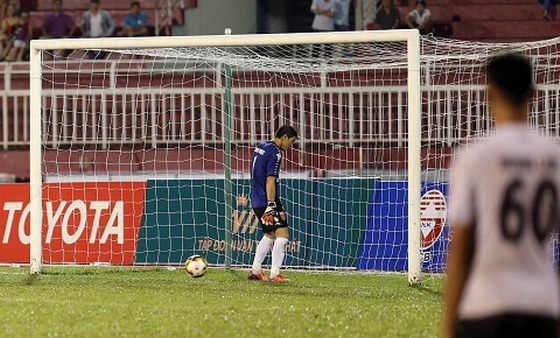 Nhìn lại toàn cảnh trận cầu phản cảm nhất lịch sử V-League