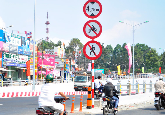 Điều khiển xe đi vào đường cấm phạt hơn 1 triệu đồng