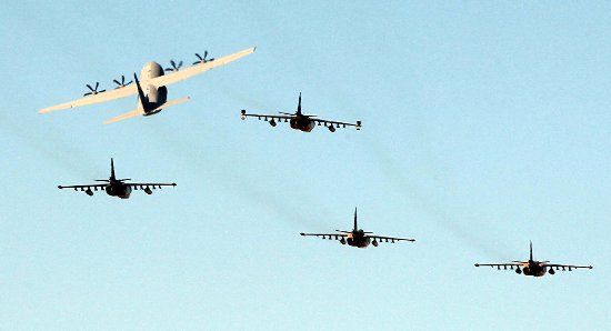 Chiến đấu cơ Iraq bất ngờ oanh kích ồ ạt vào Syria