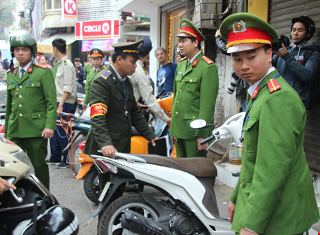 Hà Nội dẹp vỉa hè: Không có chuyện Hoàn Kiếm học Quận 1