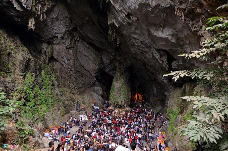 Khoảnh khắc ấn tượng chùa Hương ngày khai hội hình ảnh 15 Khoanh khac an tuong chua Huong ngay khai hoi hinh anh 15