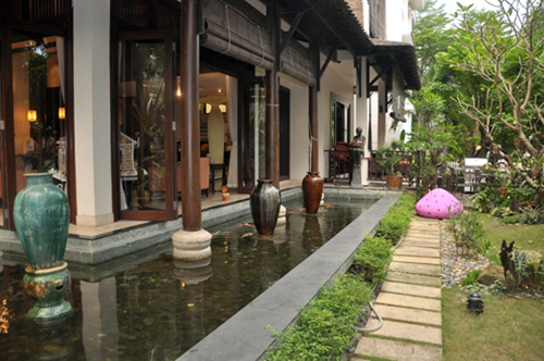 Hà Kiều Anh, hoa hậu Hà Kiều Anh, sao Việt Bất cứ ai từng ghé thăm dinh thự này đều không khỏi choáng ngợp trước vẻ đẹp xa hoa của nó.