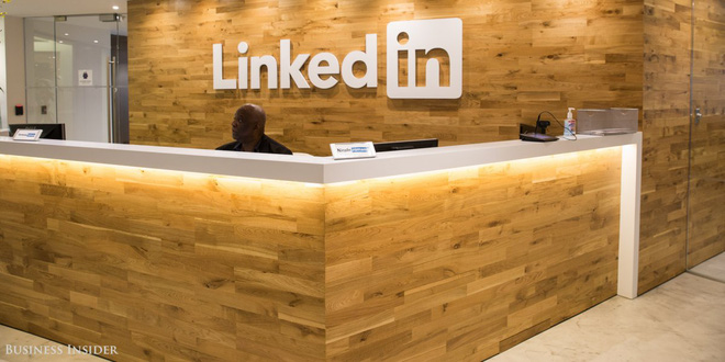 Vị trí thứ 9: LinkedIn - Mạng xã hội nghề nghiệp LinkedIn được thành lập vào năm 2002. Thu nhập trung bình: 262.000 USD. Lương trung bình: 144.000 USD. Thu nhập dao động trong khoảng: 160.000 USD-375.000 USD.