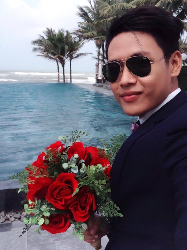 Tấn Lợi chụp ảnh cưới cùng vợ ở Đà Nẵng