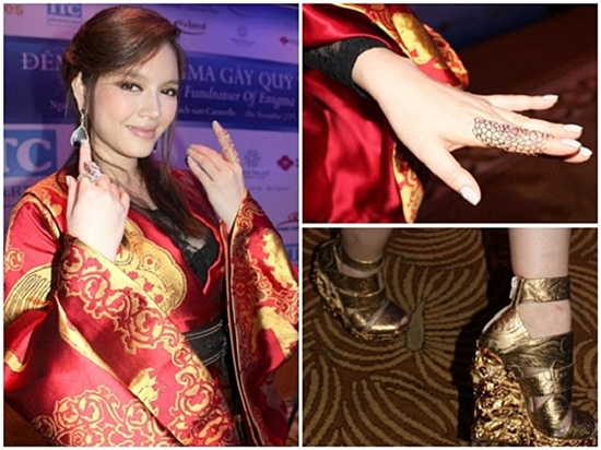 Lý Nhã Kỳ giàu có cỡ nào? Cây hàng hiệu của Alexander Mc Queen trị giá khoảng 800 triệu này đánh dấu lần đầu tiên Lý Nhã Kỳ gây chú ý bởi độ chịu chi của mình.